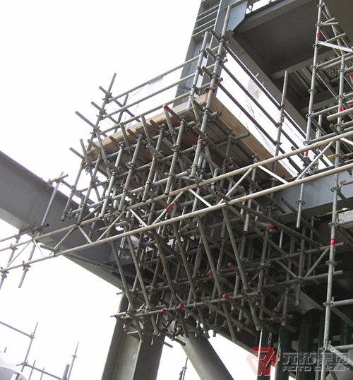 移動(dòng)腳手架需要哪些配件？